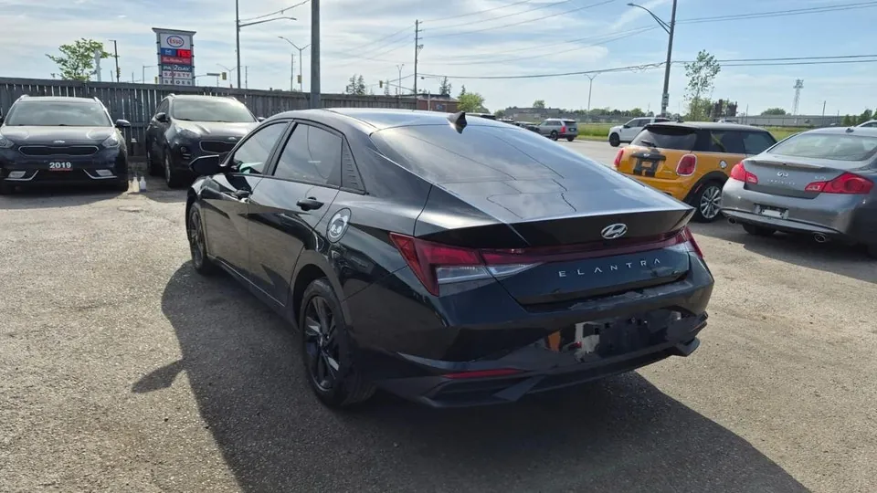 Hyundai Elantra 2021 photo 3