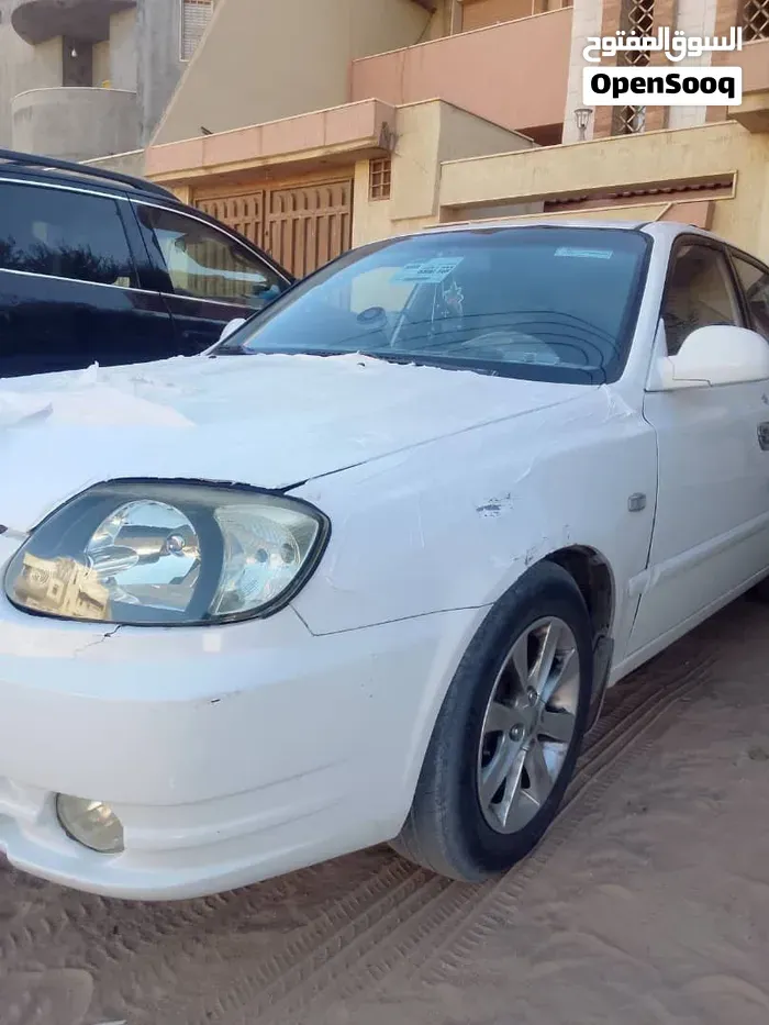 Hyundai Verna 2002 photo 2