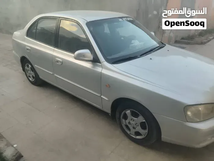 Hyundai Verna 2002 photo 3