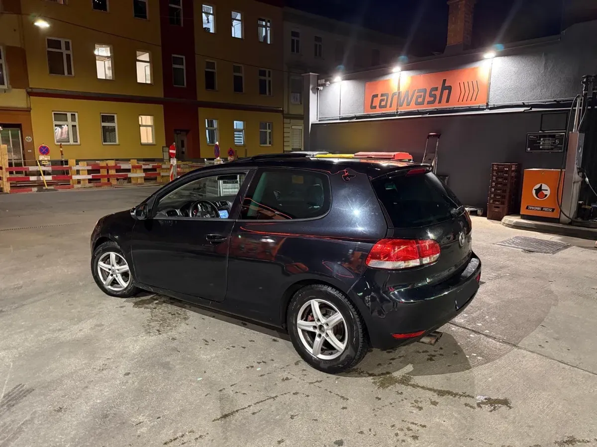 Volkswagen Golf 2011 photo 3