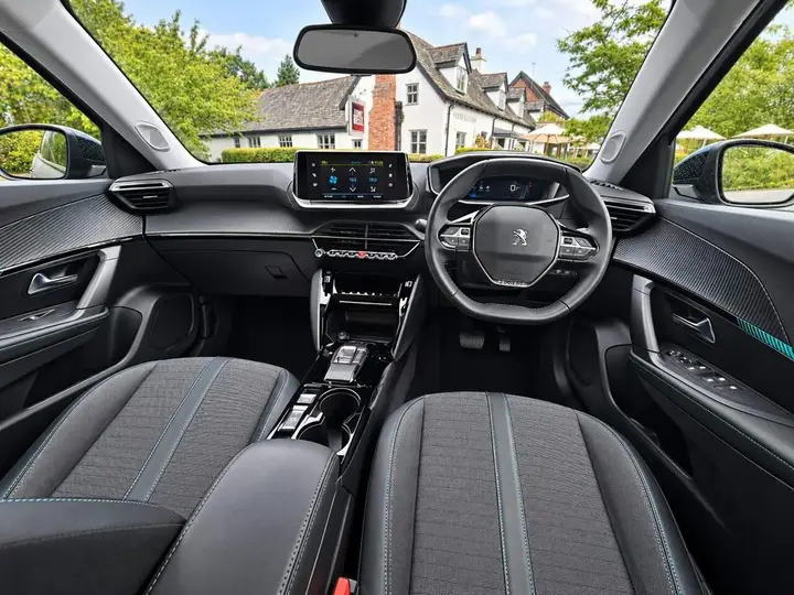 Peugeot E-2008 2022 photo 5