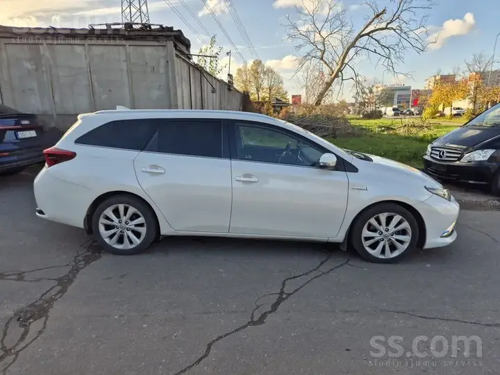Toyota Auris 2016 photo 5