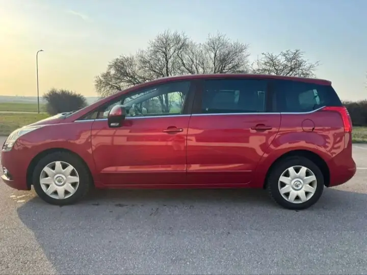 Peugeot 5008 2013 photo 2