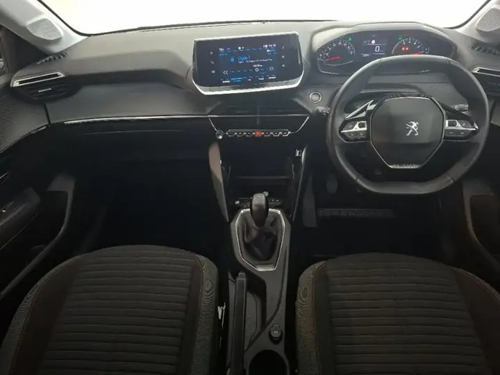 Peugeot 208 2023 photo 3