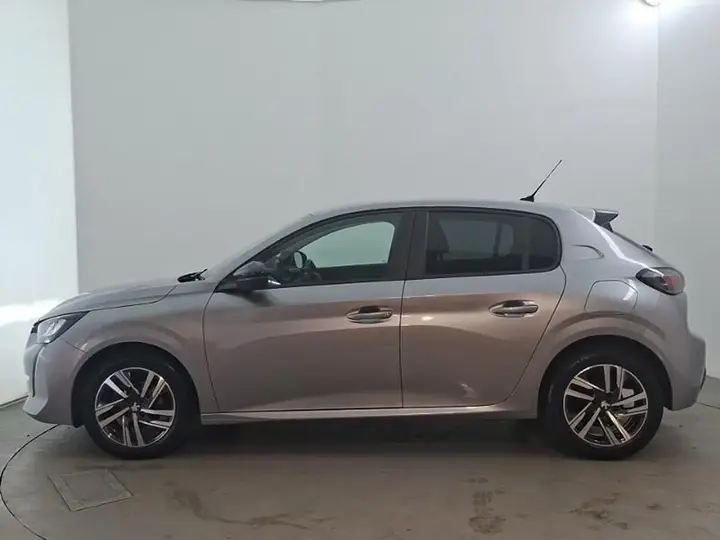 Peugeot 208 2023 photo 4