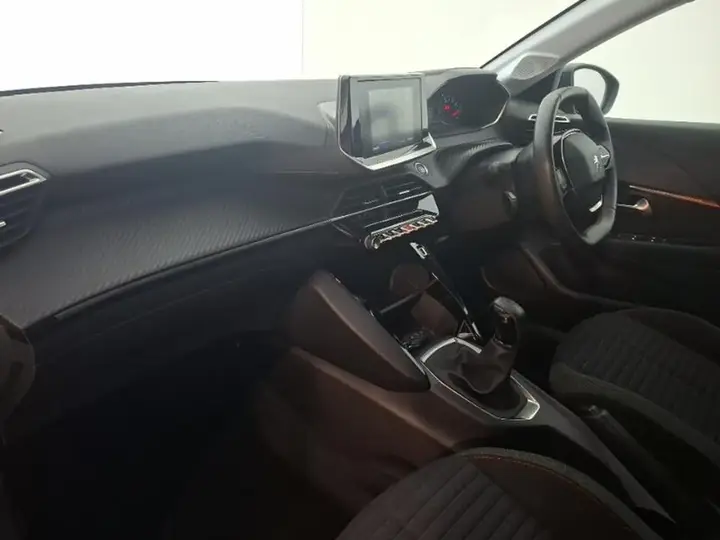 Peugeot 208 2023 photo 5