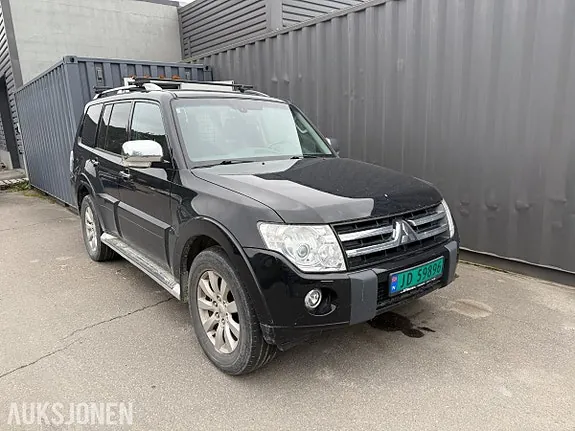 Mitsubishi Pajero 2011 photo 3
