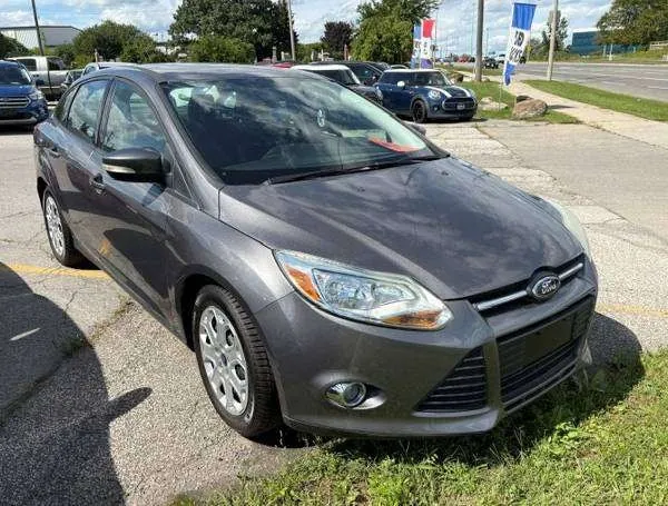 Ford Focus 2012 photo 2