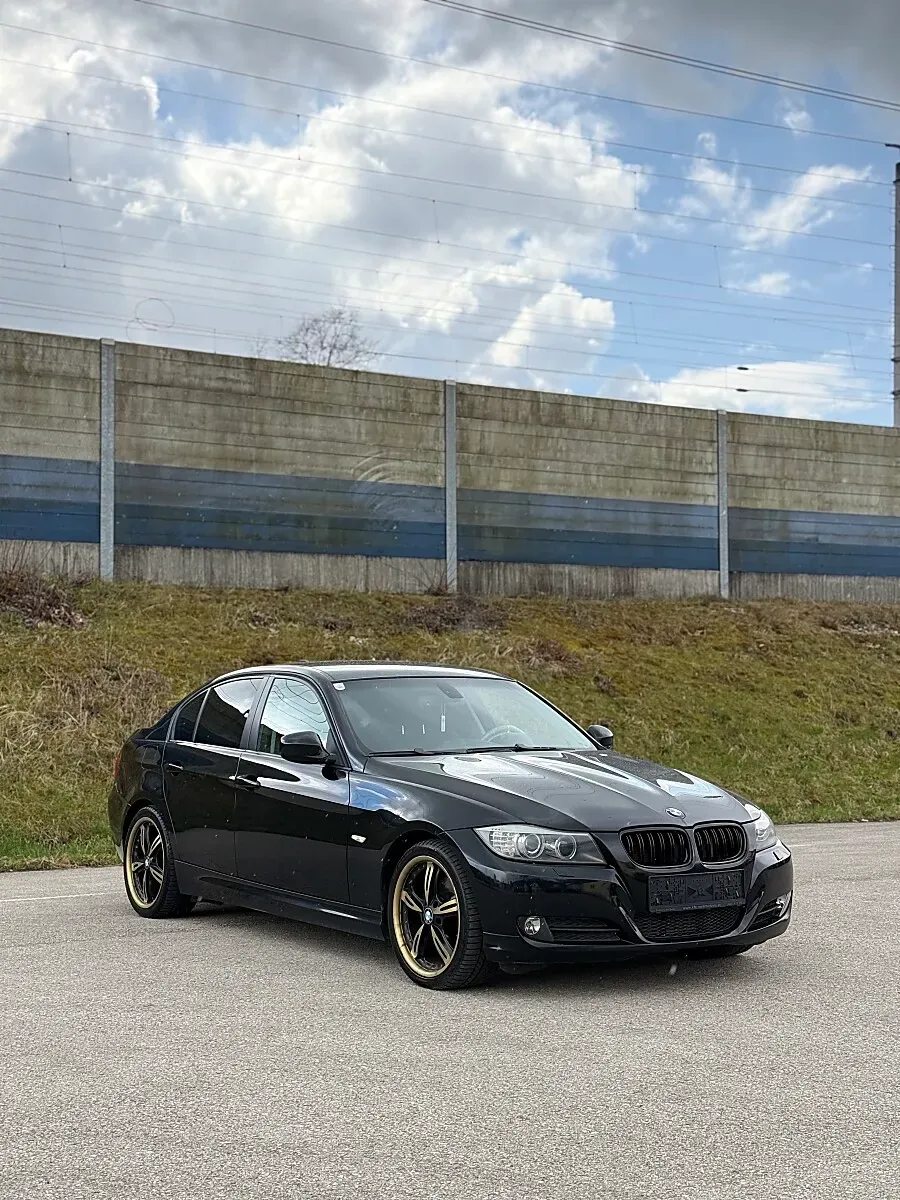 BMW 3 Series 2009 photo 3