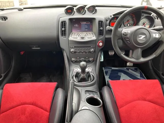Nissan Fairlady Z 2014 photo 2