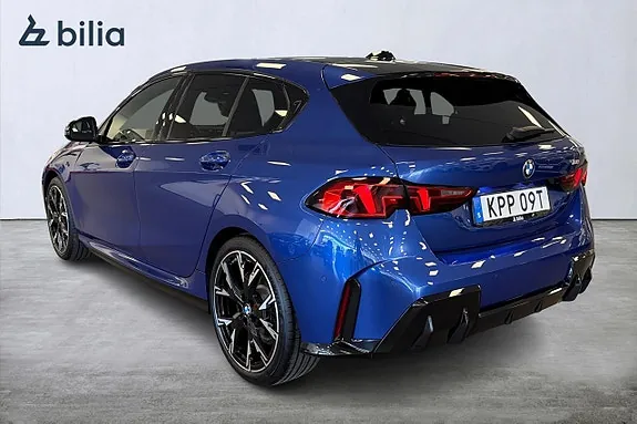 BMW 120 2026 photo 2