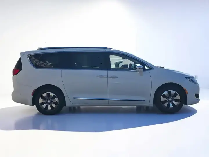 Chrysler Pacifica 2017 photo 5