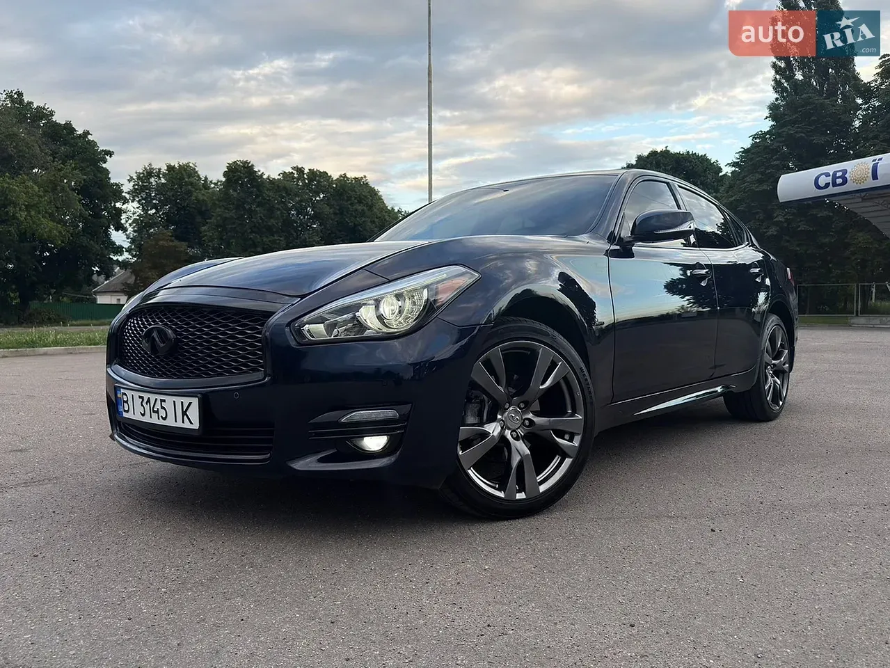 Infiniti Q70