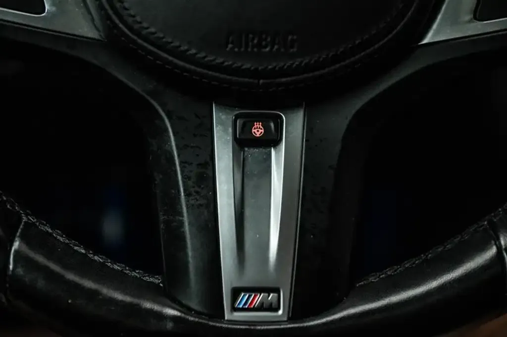 BMW 3 Series 2023 photo 3