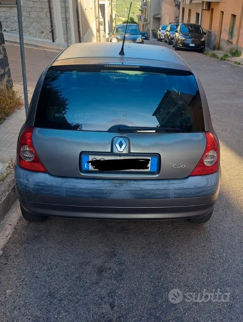 Renault Clio 2003 photo 2