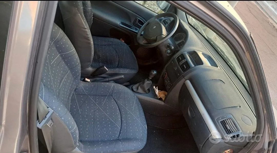 Renault Clio 2003 photo 5