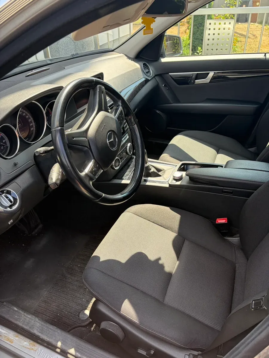 Mercedes-Benz C-Class 2011 photo 3