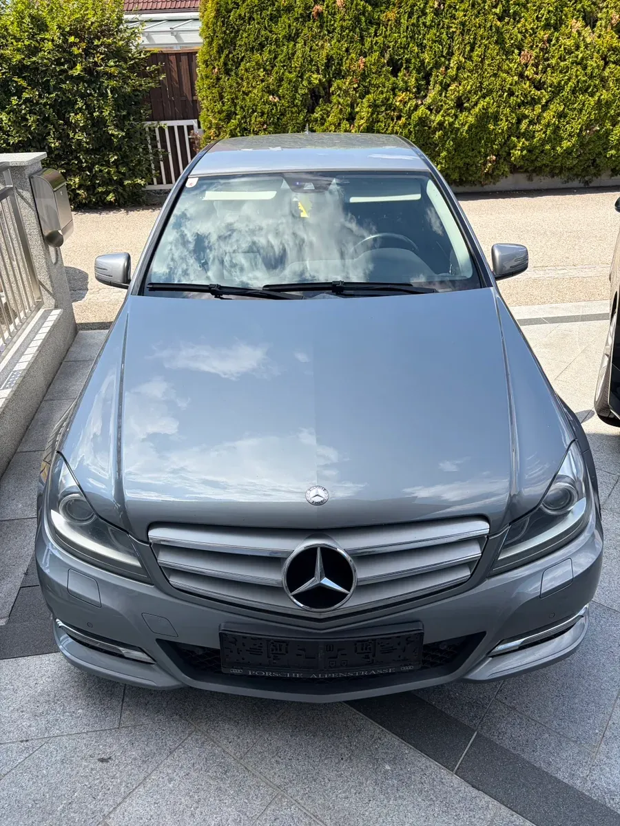 Mercedes-Benz C-Class 2011 photo 2