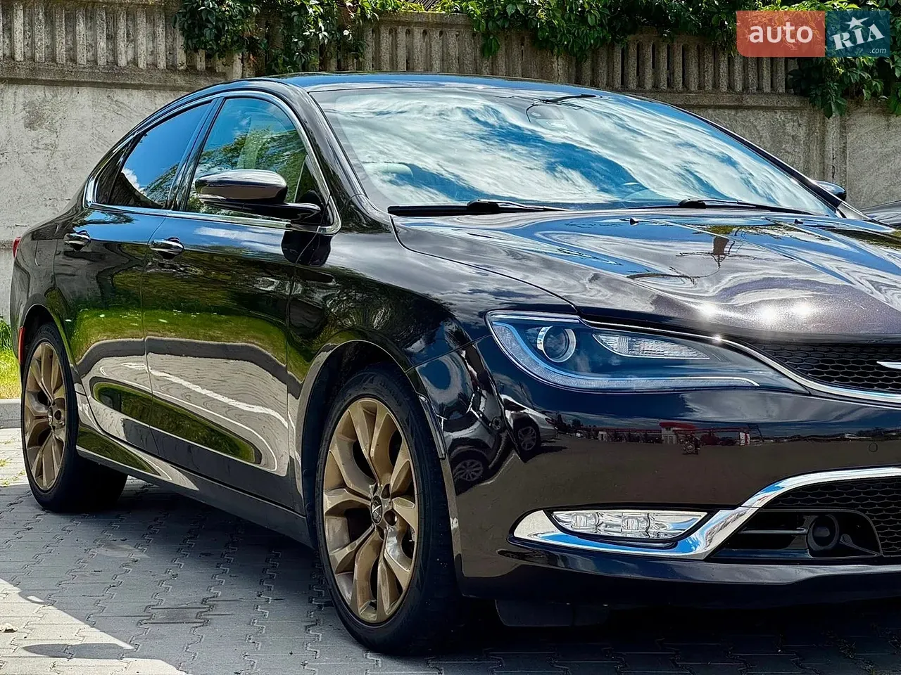 Chrysler 200 2014 photo 2