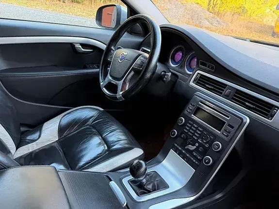 Volvo V70 2011 photo 4