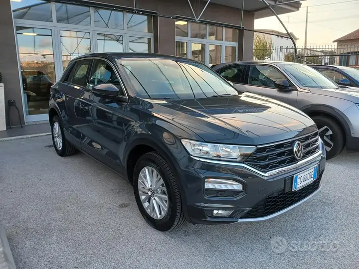 Volkswagen T-Roc 2021 photo 2