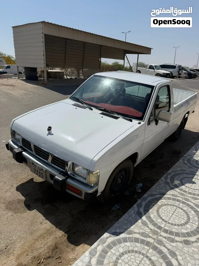 Datsun Pickup 1994 photo 2