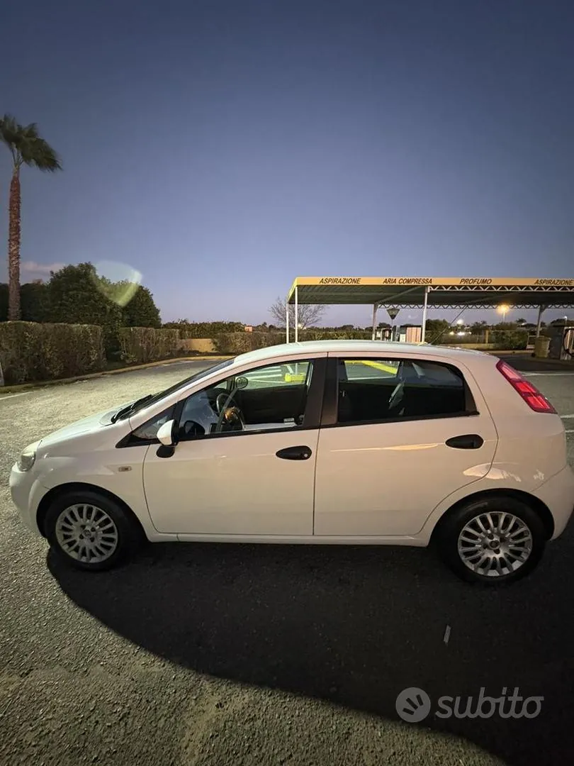 Fiat Punto 2015 photo 4