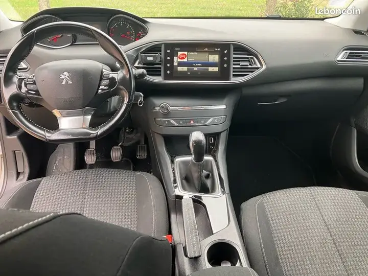 Peugeot 308 2017 photo 3