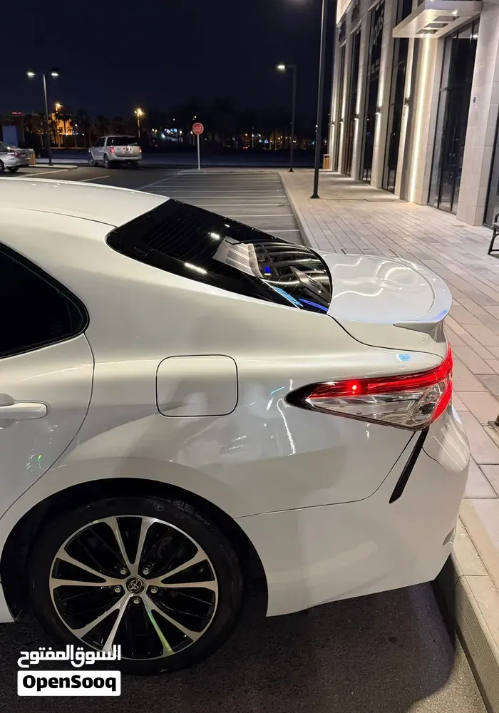 Toyota Camry 2018 photo 3