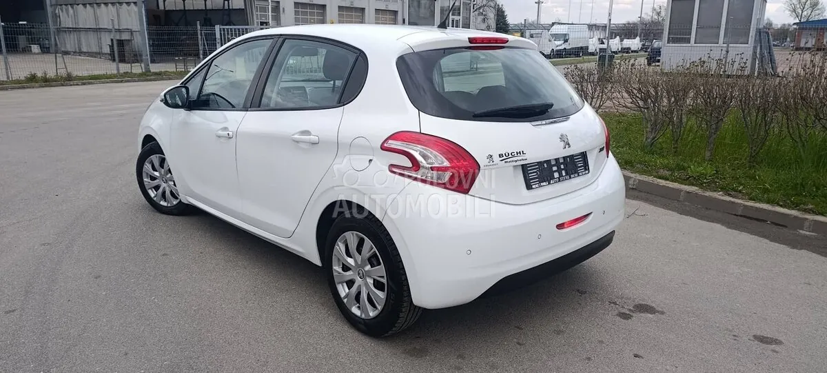 Peugeot 208 2013 photo 5