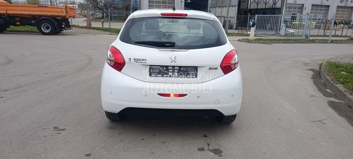 Peugeot 208 2013 photo 4