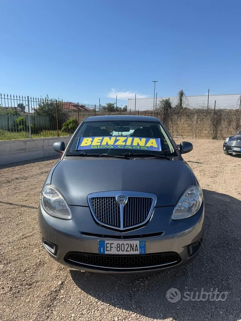 Lancia Ypsilon