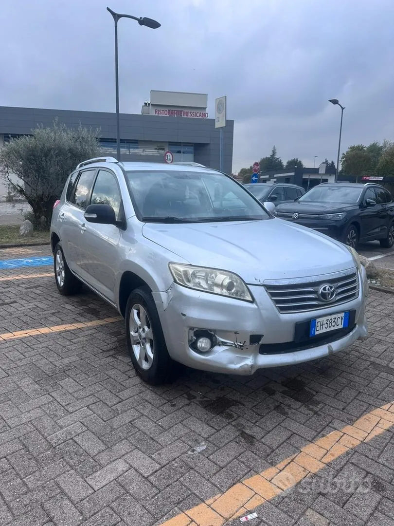 Toyota Rav4 2011 photo 2
