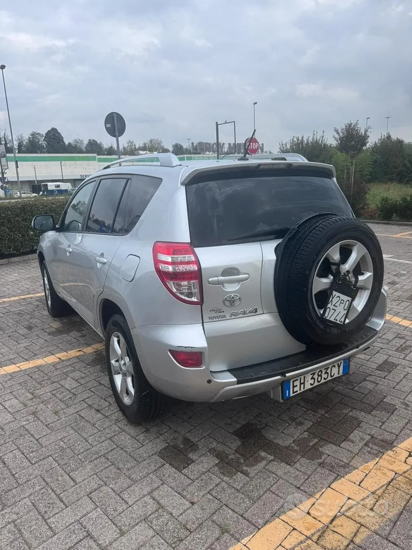Toyota Rav4 2011 photo 4