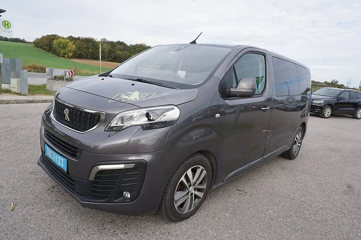 Peugeot Traveller 2016 photo 2