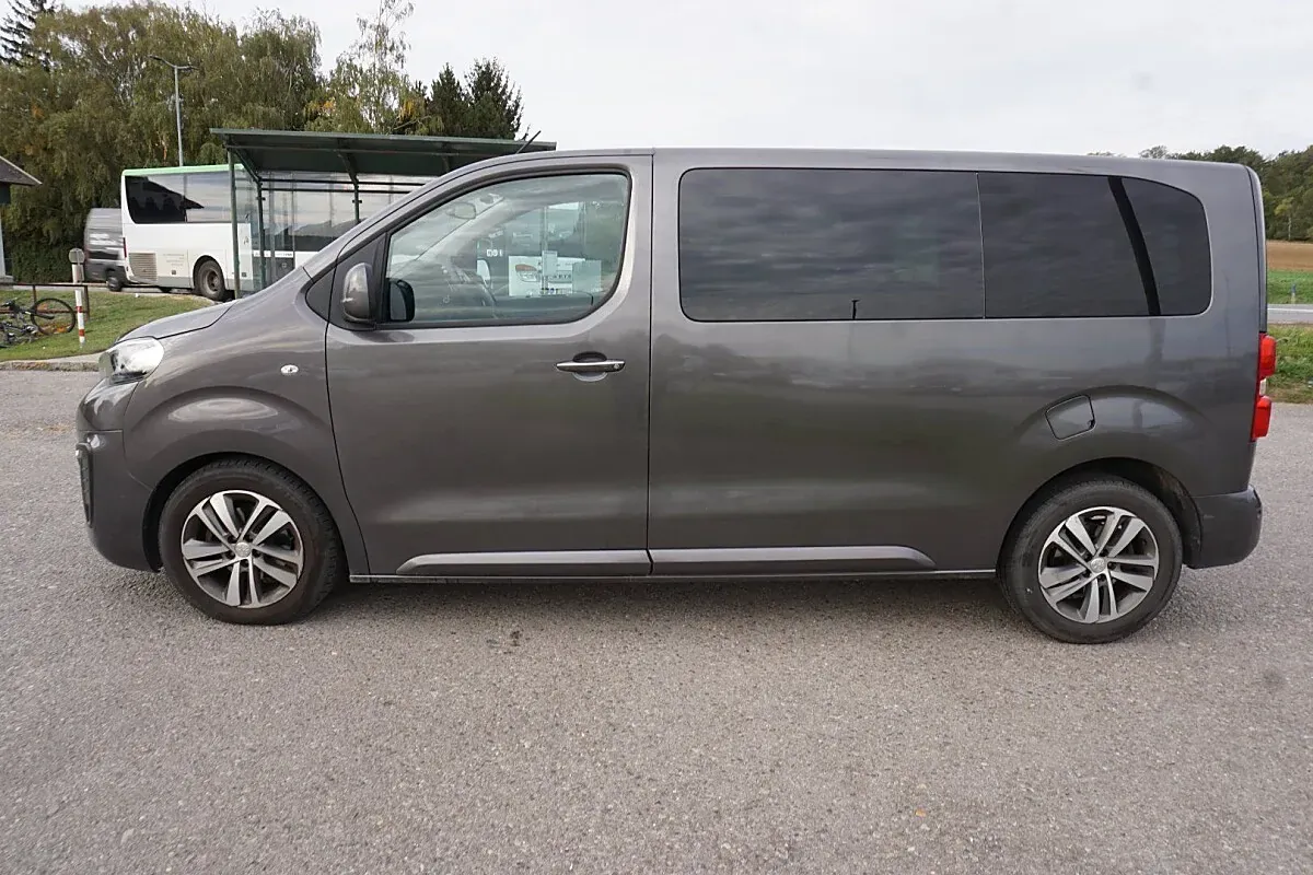 Peugeot Traveller 2016 photo 3