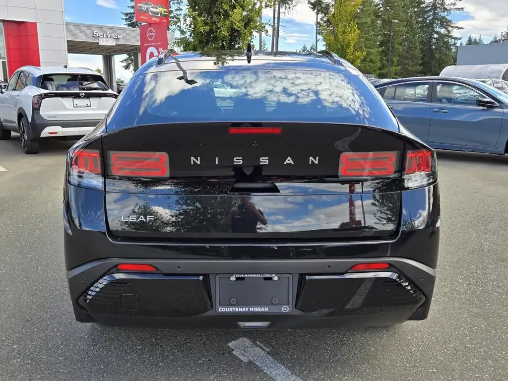 Nissan Leaf 2026 photo 4