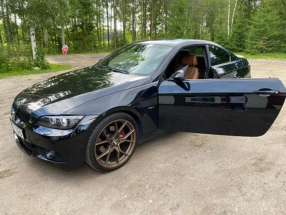 BMW 325D 2008 photo 2