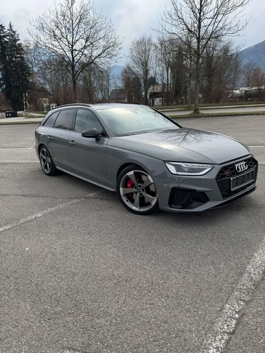 Audi A4 2021 photo 2