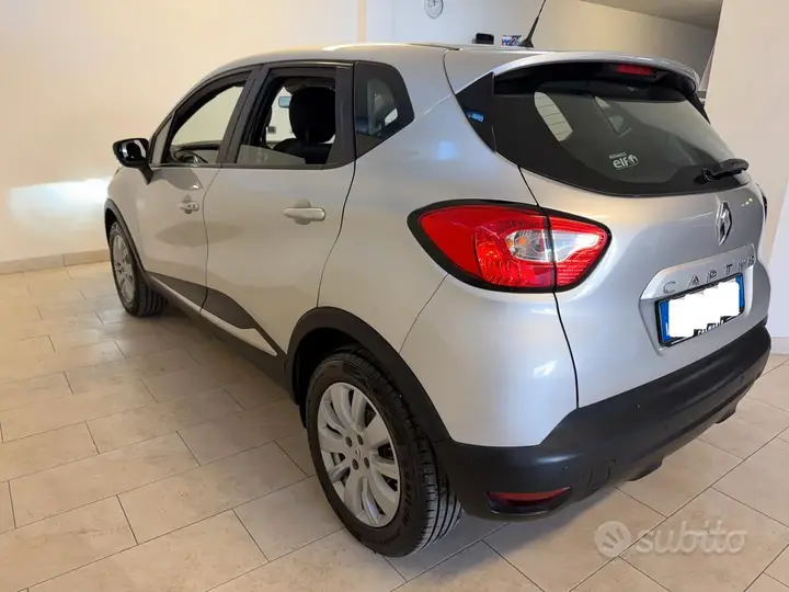 Renault Captur 2015 photo 2