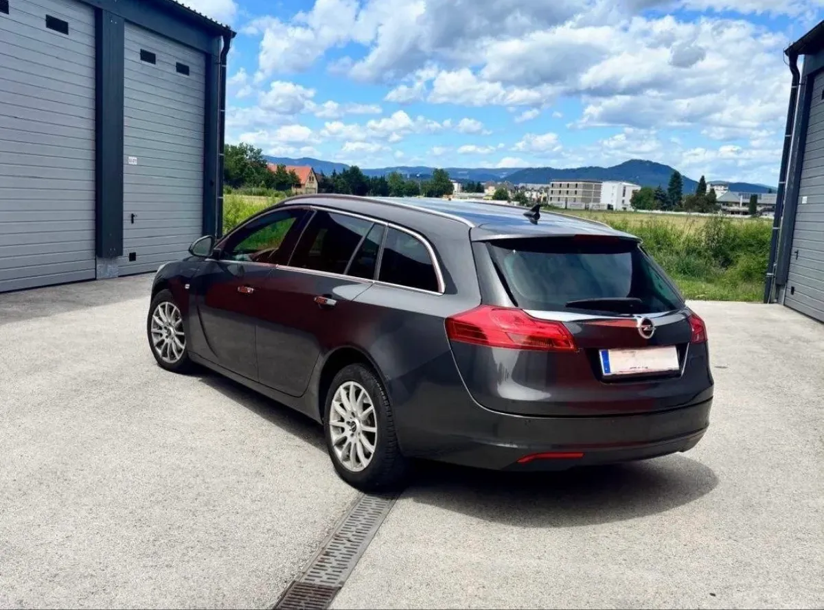 Opel Insignia 2011 photo 2