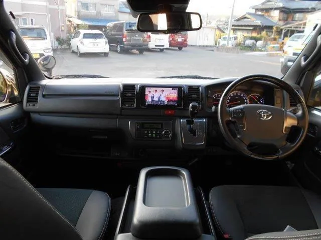 Toyota Hiace 2019 photo 3
