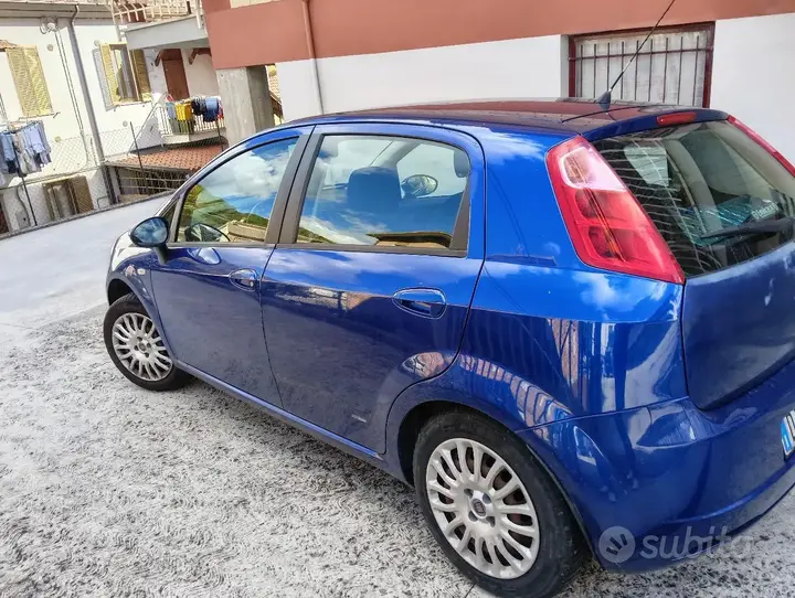 Fiat Punto 2008 photo 2