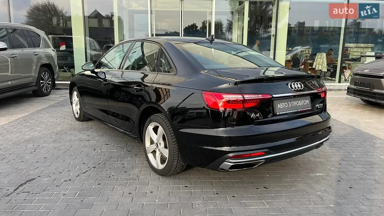 Audi A4 2021 photo 2