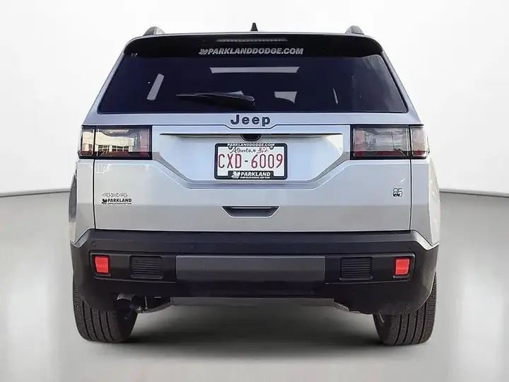 Jeep Cherokee 2026 photo 4