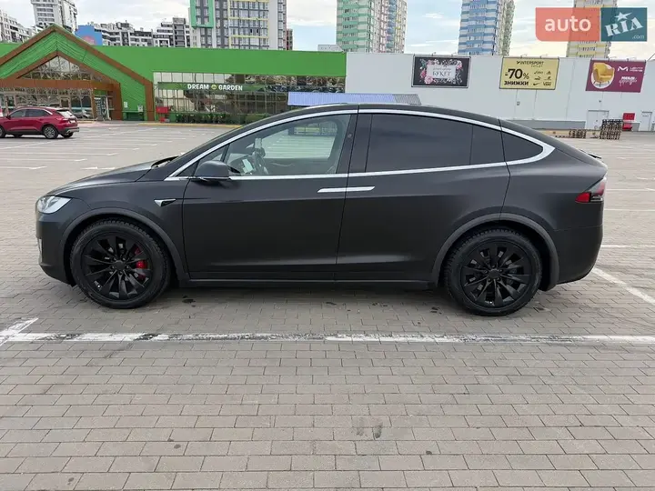 Tesla Model X 2018 photo 2