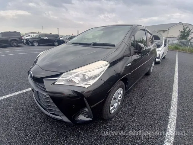 Toyota Vitz 2018 photo 2