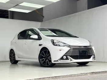 Toyota Aqua 2013 photo 2