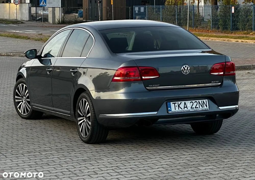 Volkswagen Passat 2011 photo 4