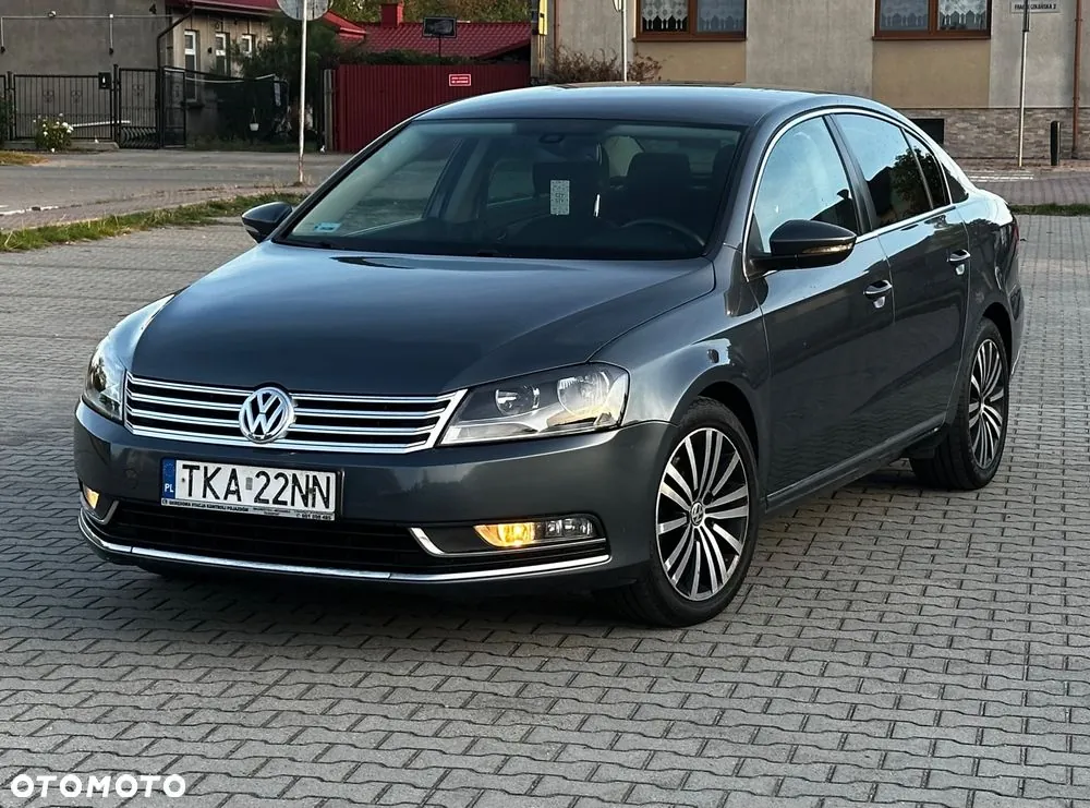 Volkswagen Passat 2011 photo 2